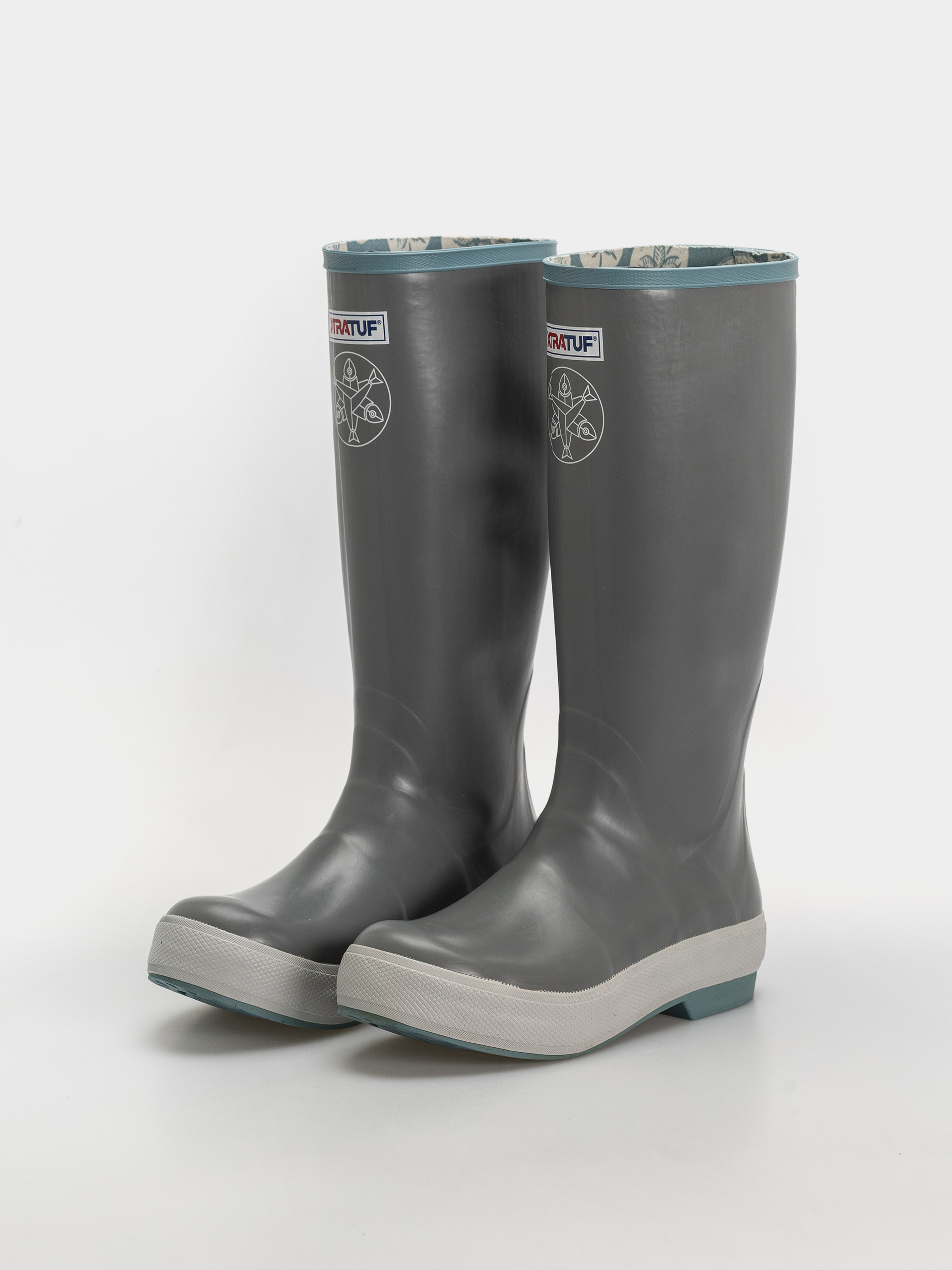 Pantofi Xtratuf Salmon Sisters 15 Legacy Boot Wmn (grey sand dollar)