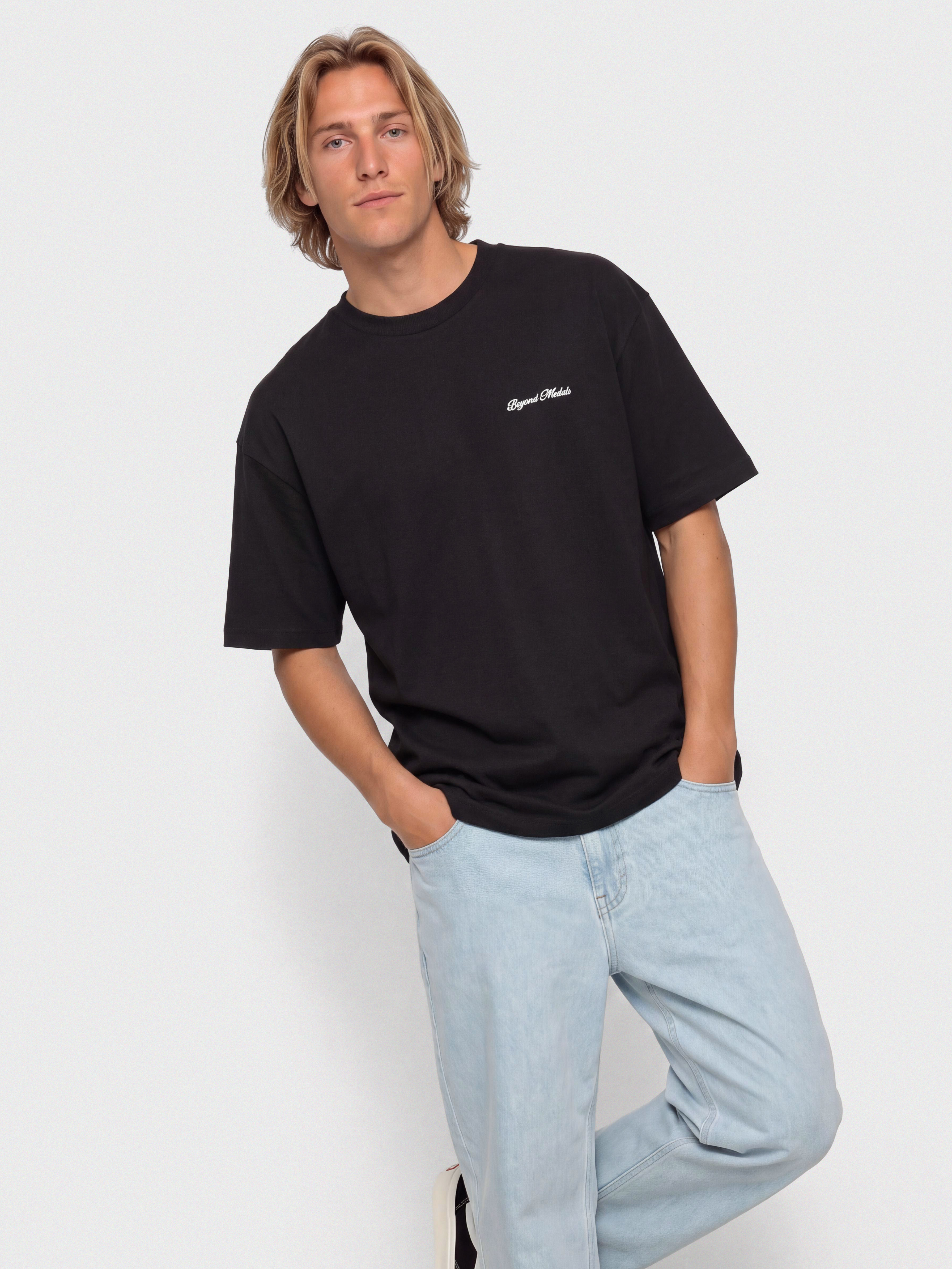 Tricou Beyond Medals Script (black)