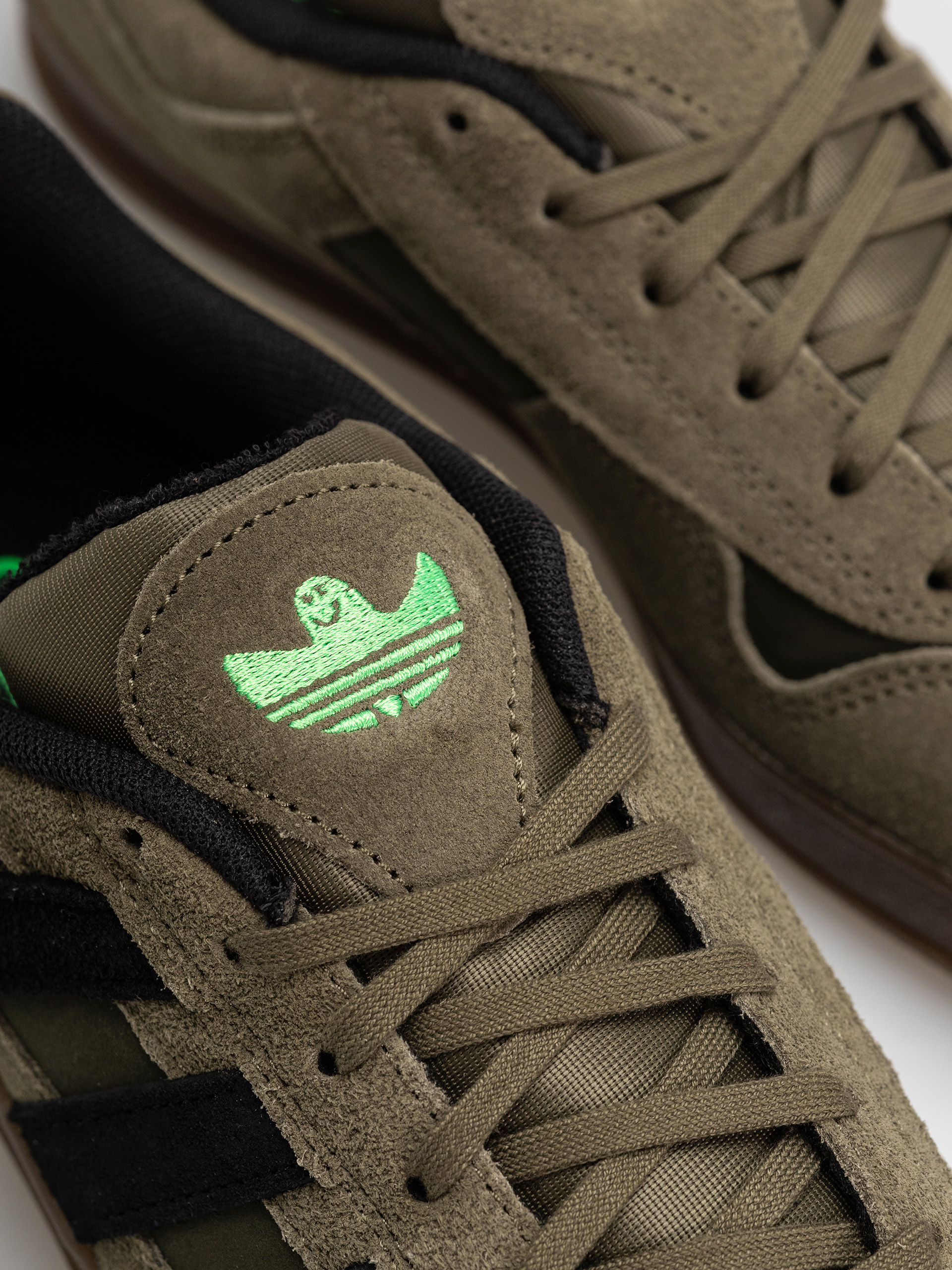 Pantofi adidas Aloha Super (olistr/cblack/gum5)