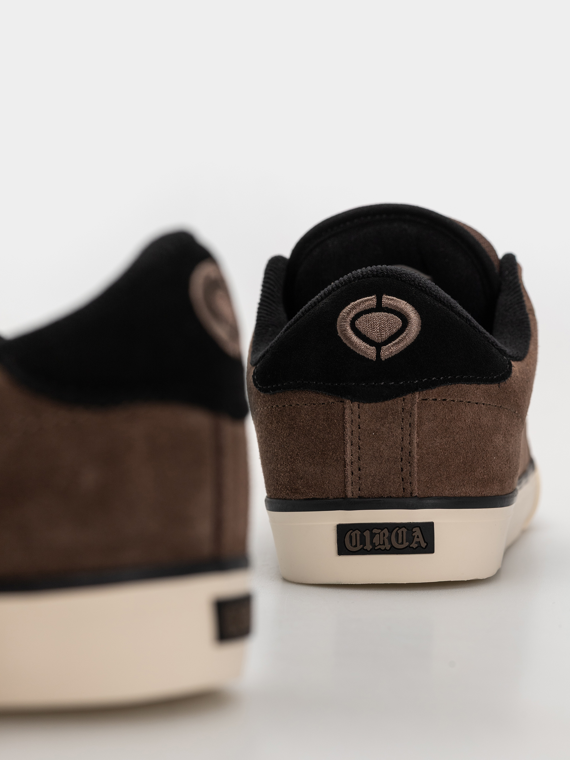 Pantofi Circa Al 50 (dark earth black ivory)