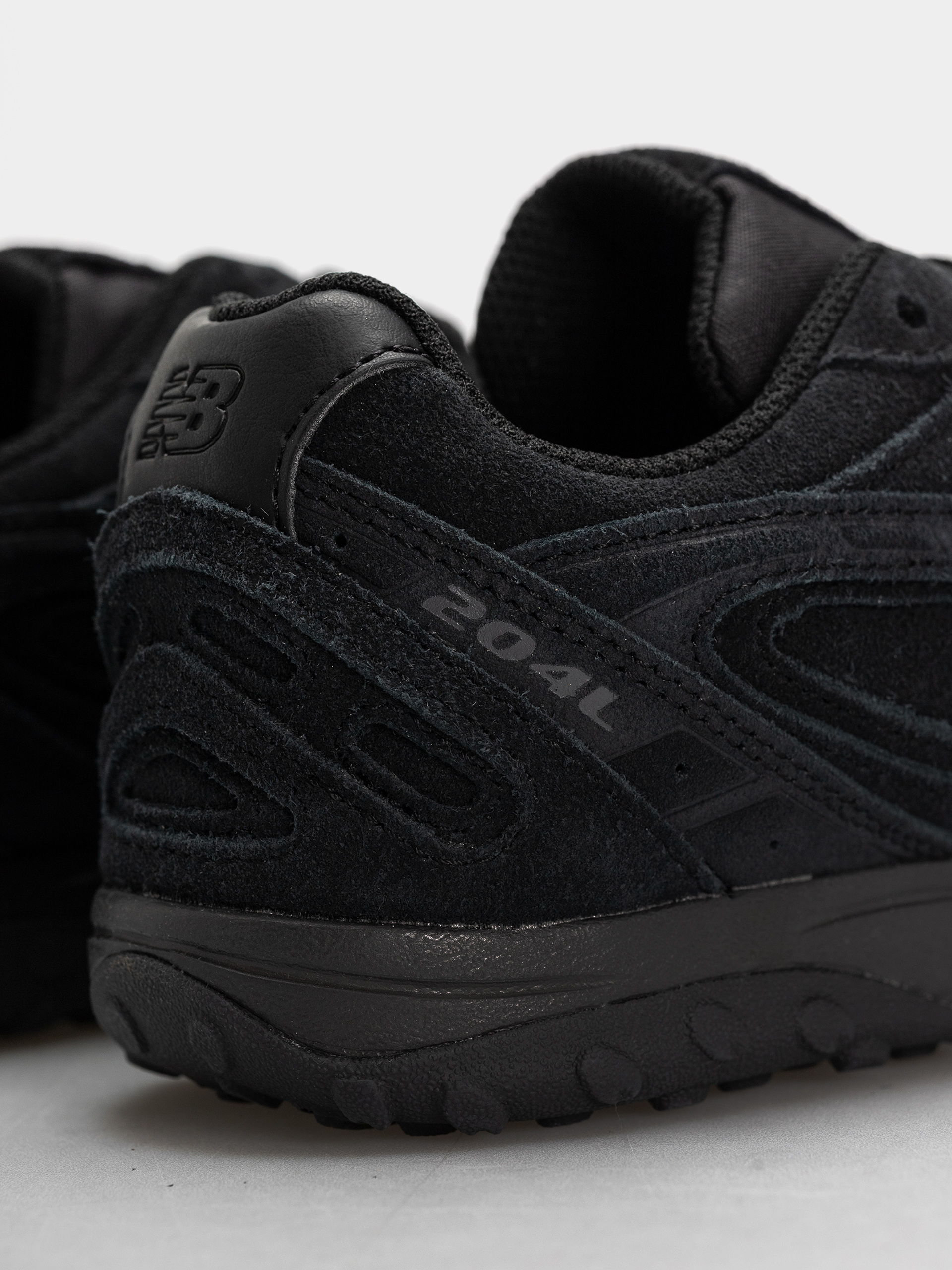 Pantofi New Balance 204L (black/black cement)