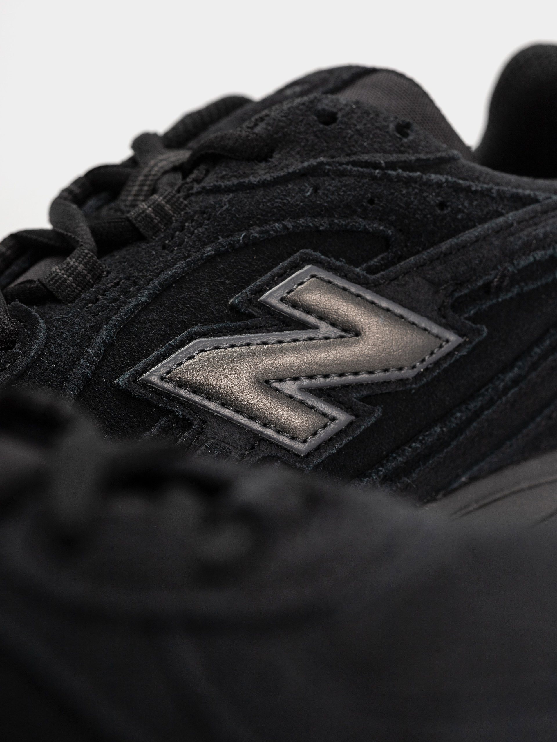 Pantofi New Balance 204L (black/black cement)