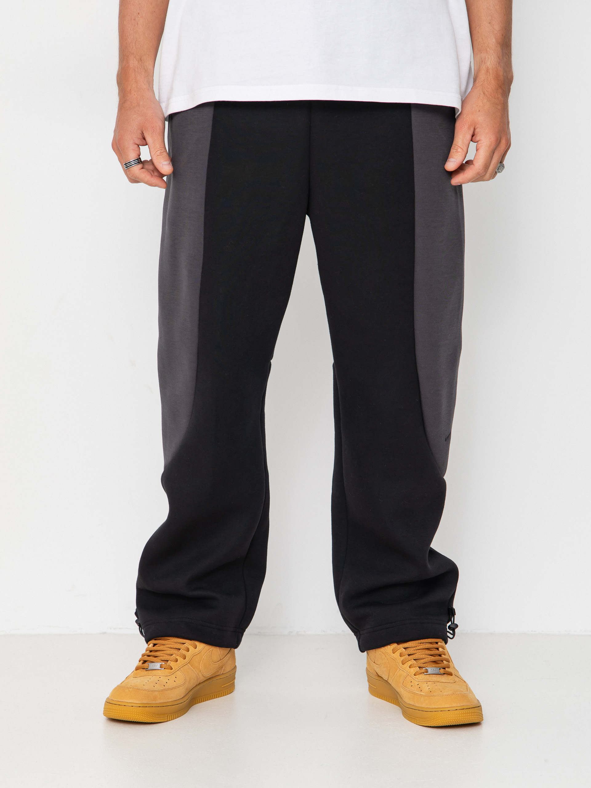 Pantaloni Nike SB Nike Tech (black/anthracite/black)