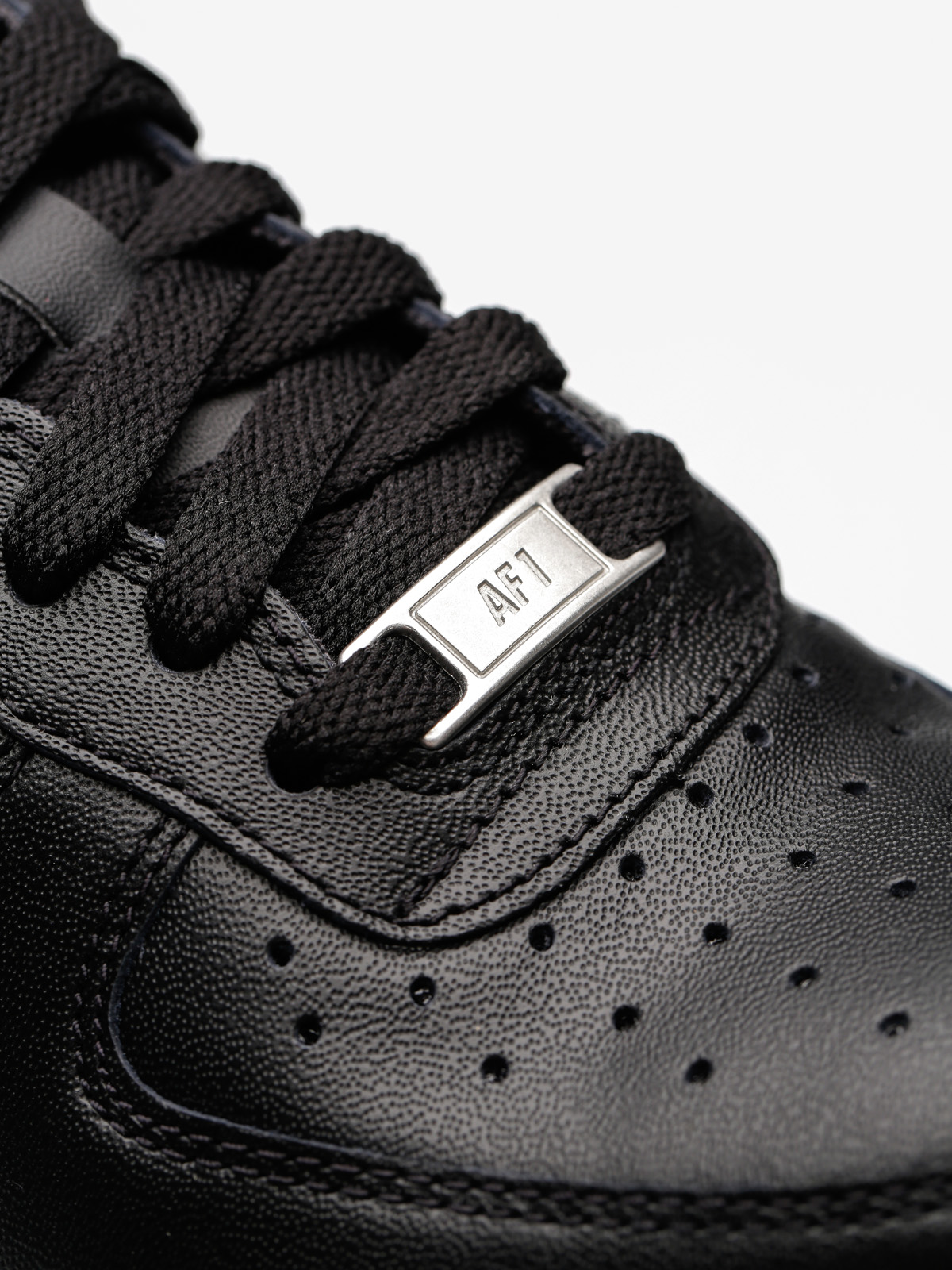 Pantofi Nike Air Force 1 07 Wmn (black/black)